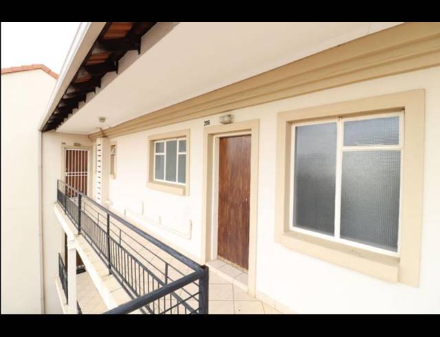 2 BEDROOM APARTMENT FOR SALE IN COUNTRY VIEW